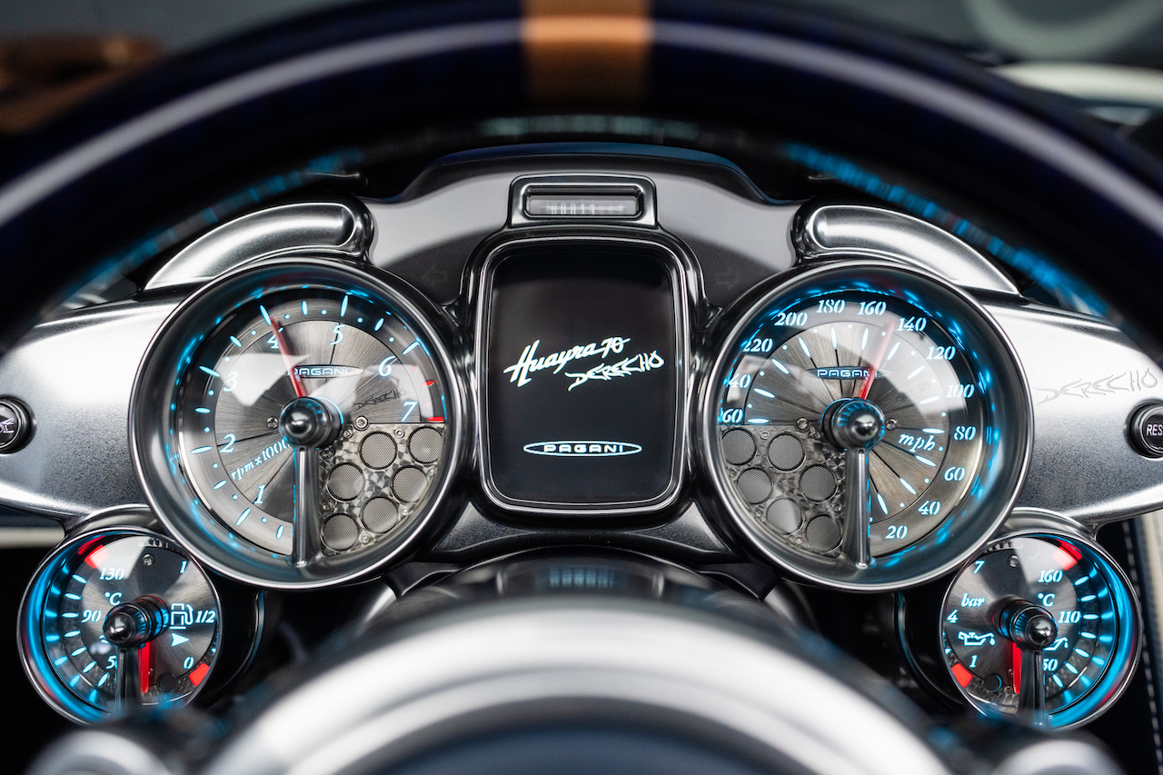 11_Pagani-Huayra-70-Derecho-1